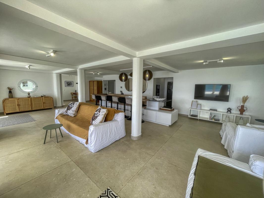 17 Location villa piscine vue mer ilet Gosier Guadeloupe_salon